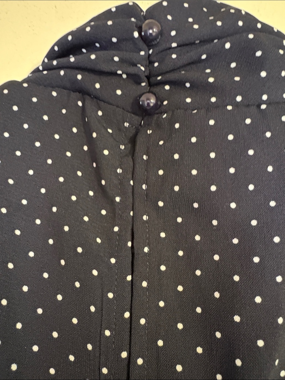 Forever 21 Navy Polka Dot Sleeveless Mock Neck Camisole - Picture 4 of 4